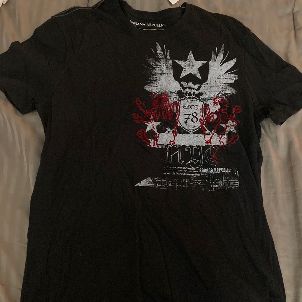 NWT Black Banana Republic Graphic T-Shirt Medium
